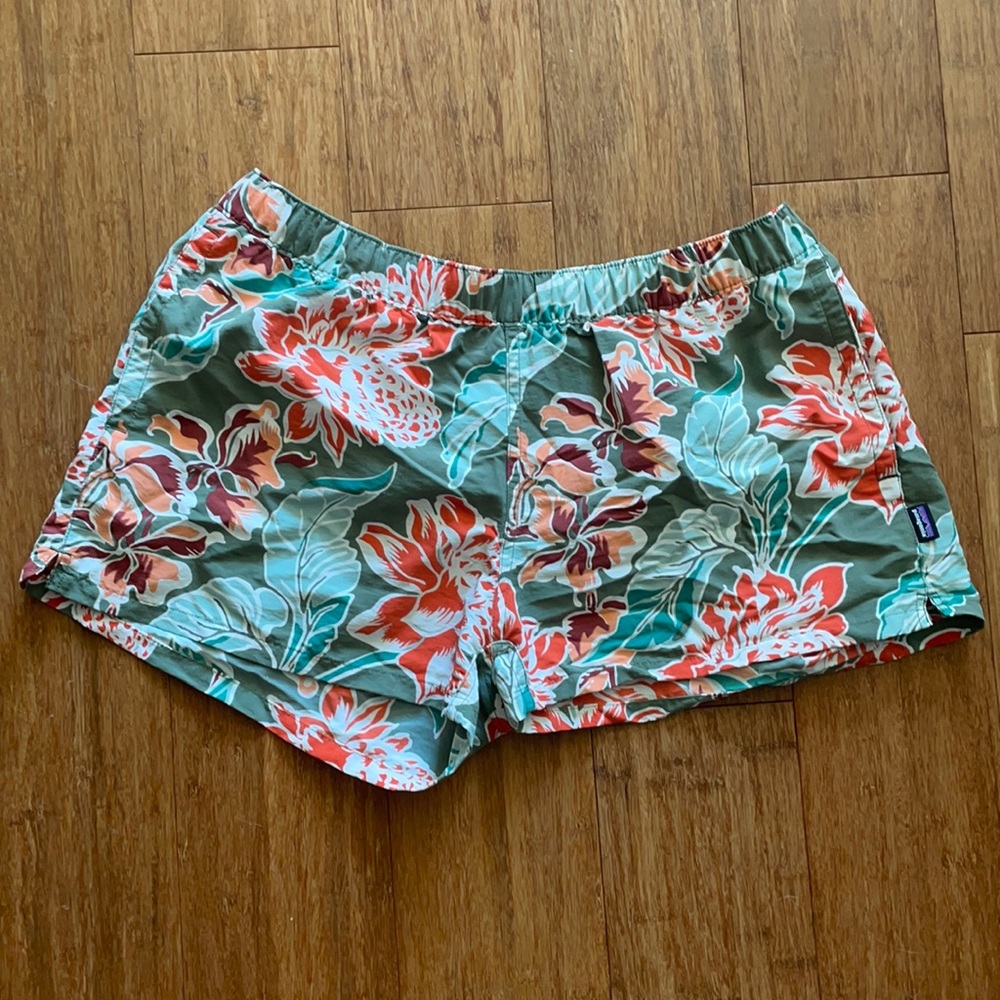 Patagonia women’s baggies size large